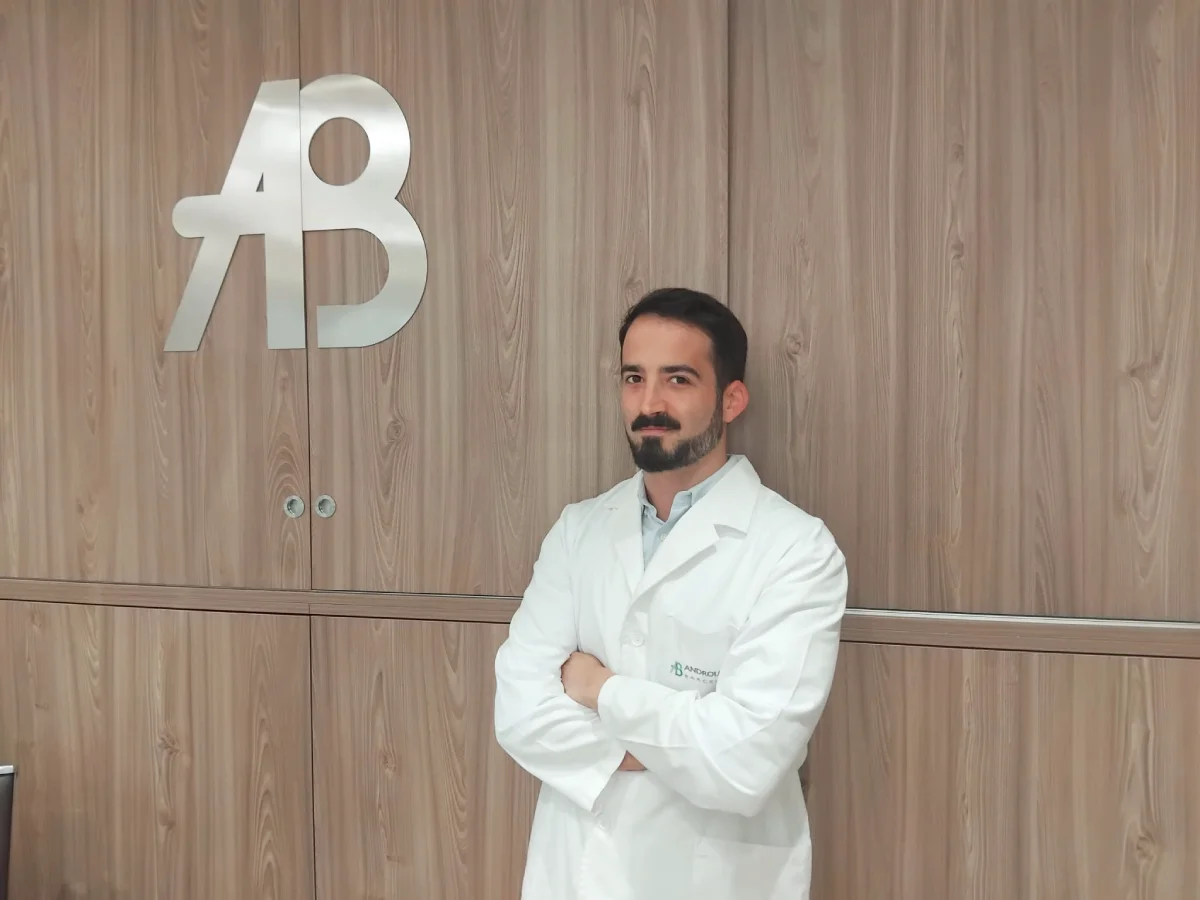 Dr. Corominas